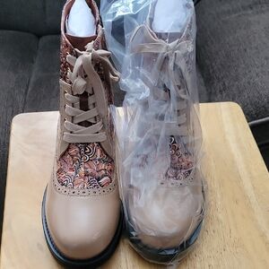 Elegant Tan and Patterned Lace-Up Women's Boots
